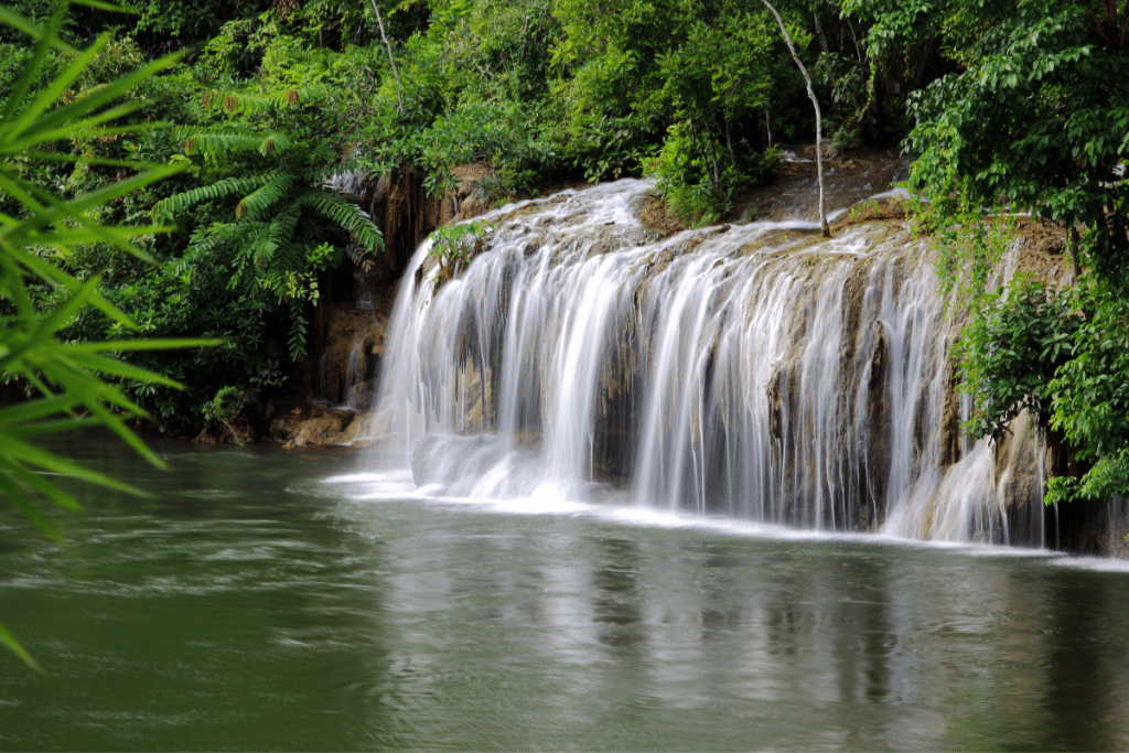 1. อุทยานแห่งชาติไทรโยค